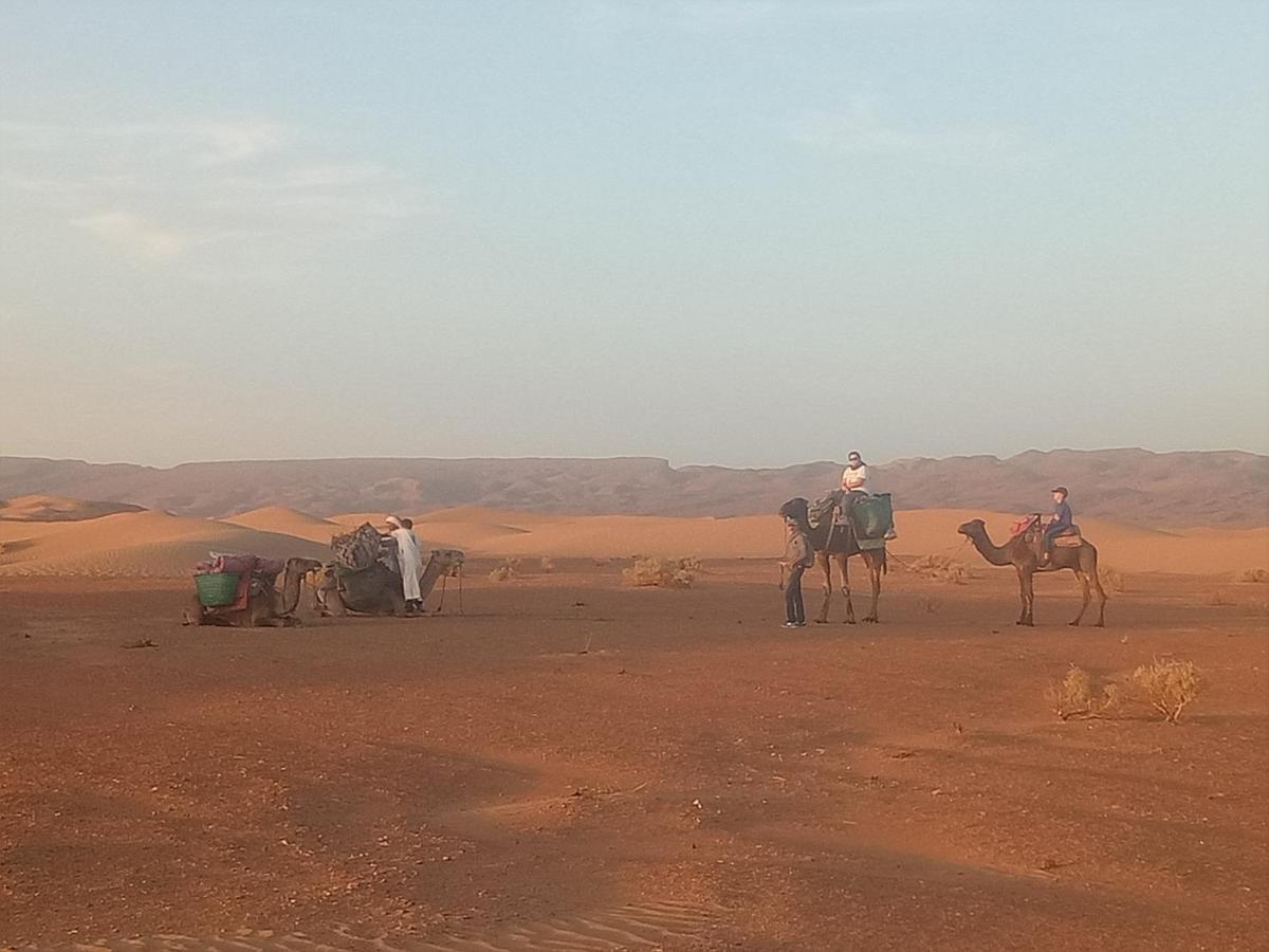 ホテル Sahara Peace Camp ザゴラ エクステリア 写真