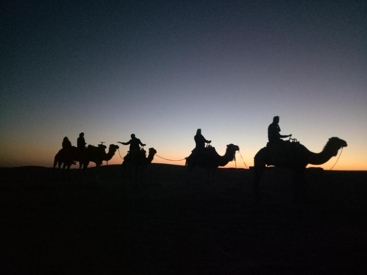 ホテル Sahara Peace Camp ザゴラ エクステリア 写真